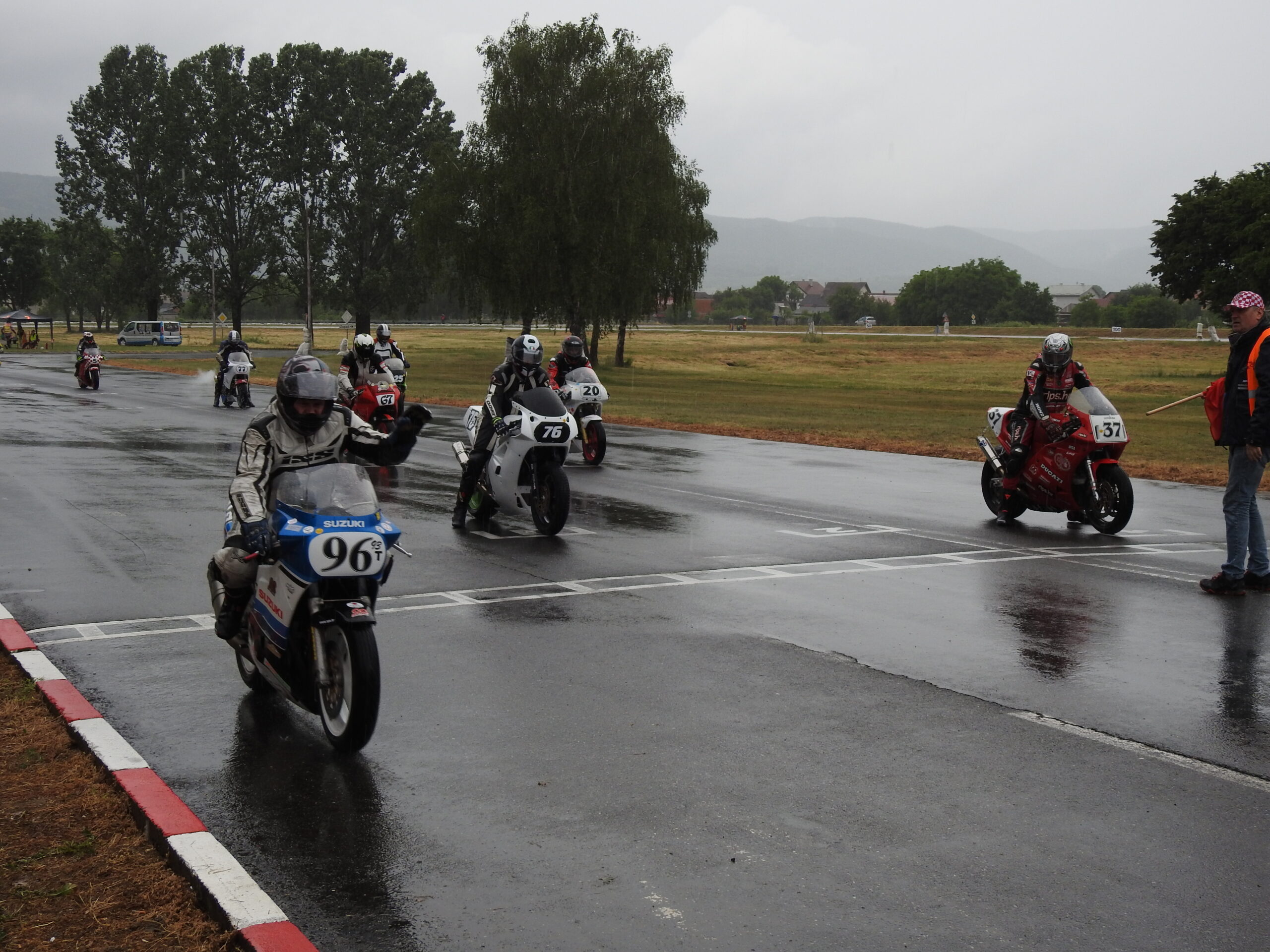 [FOTO] Međunarodno otvoreno prvenstvo Hrvatske u cestovnim moto utrkama – Prvi dan