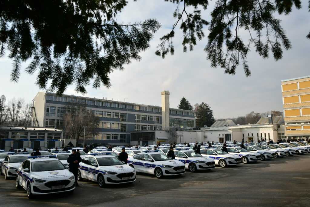 FOTO Policija Predstavila Nova Slu bena Vozila Marke Ford Po e ki hr FOTO Policija Predstavila Nova Slu bena Vozila Marke Ford Po e ki hr