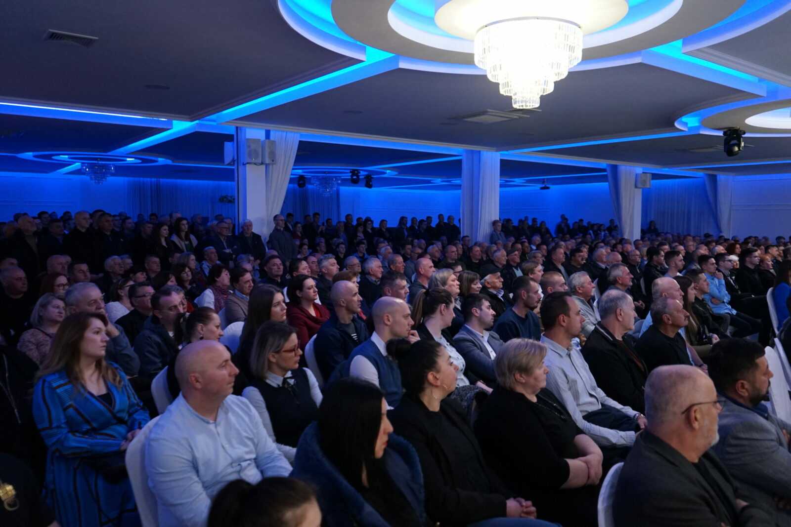 [FOTO] Više od 700 članova HDZ-a Požeško-slavonske županije prisustvovalo na 33. obljetnici osnutka