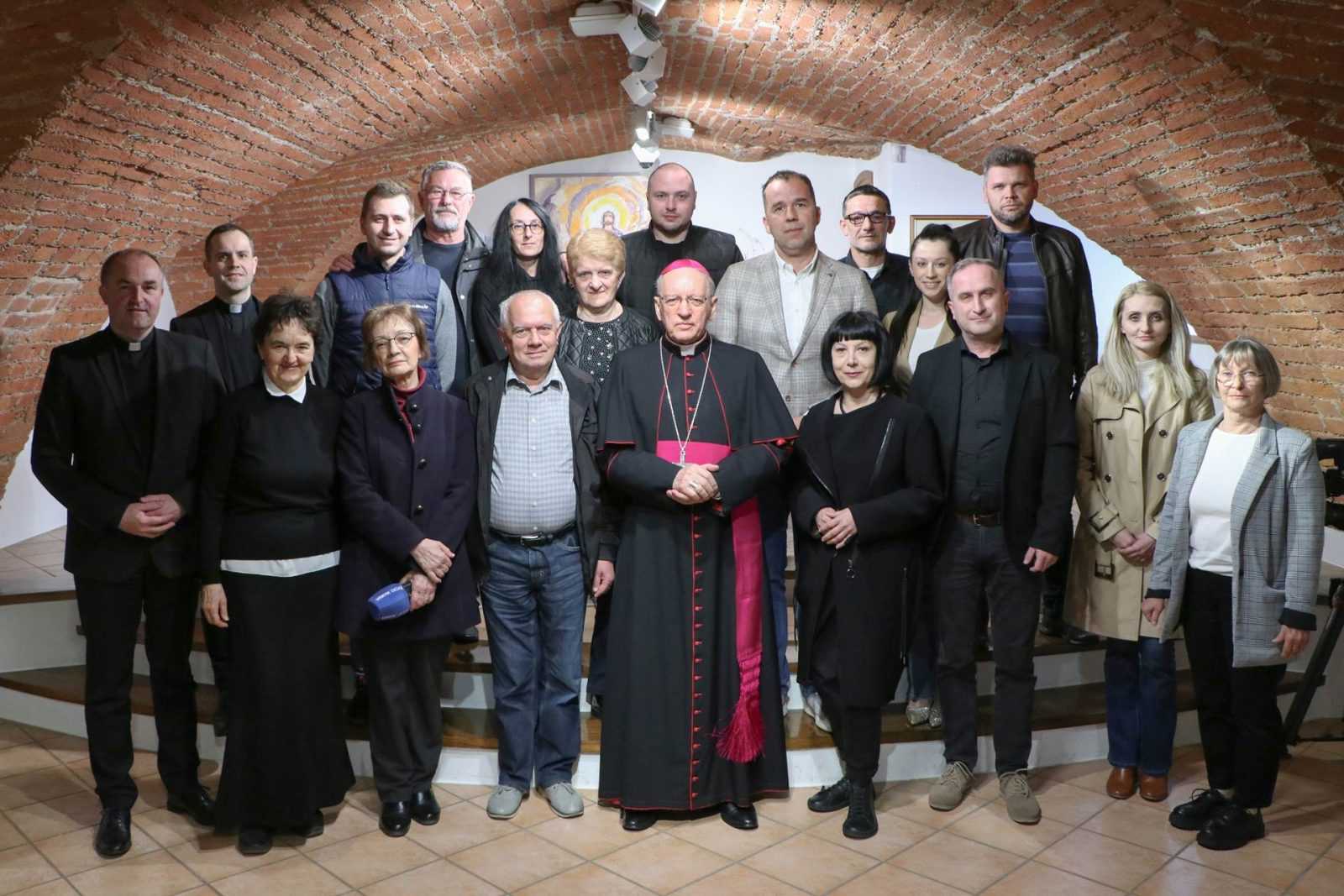 Biskup Škvorčević susreo se s novinarima i predstavio uskrsnu čestitku