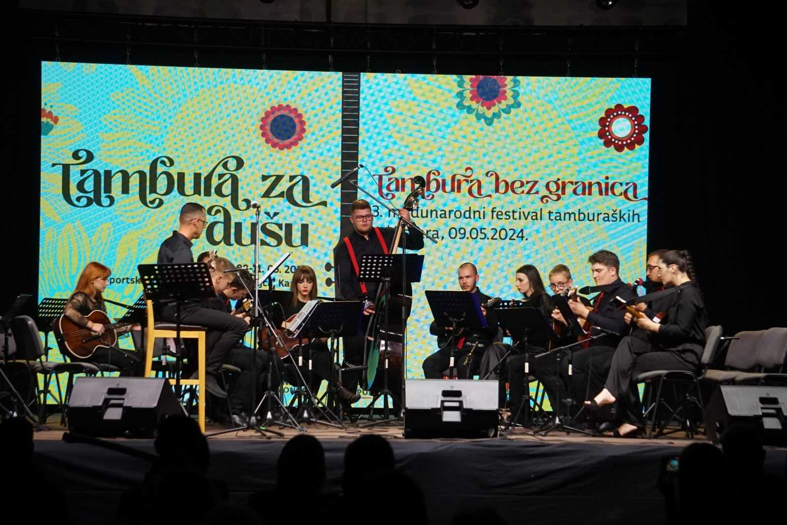 [FOTO] Sinoć u Kaptolu održana Tambura bez granica, večeras Festival Zlatni glas Zlatne doline
