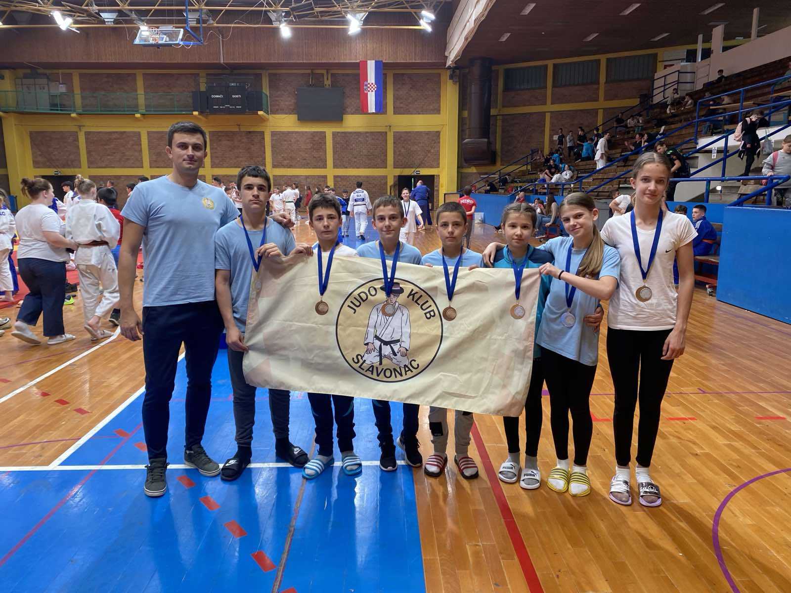 Judo klub Slavonac sa 7 natjecatelja na turniru u Dugavama osvojio 7 medalja