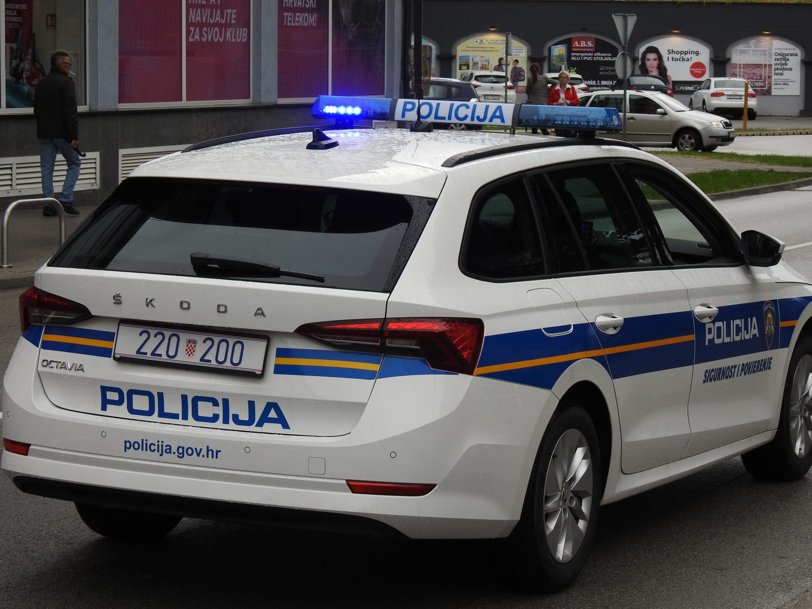 Iz zlatarnice u Požegi ukraden zlatni nakit