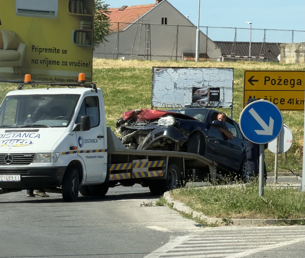 Dvije osobe ozlijeđene u prometnoj nesreći