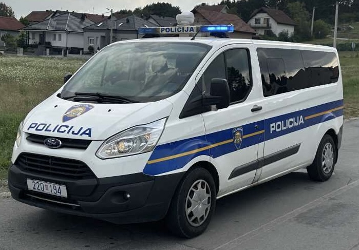 Pijan bez vozačke i bez pojasa završio u pritvoru: vozio s 2,77 promila