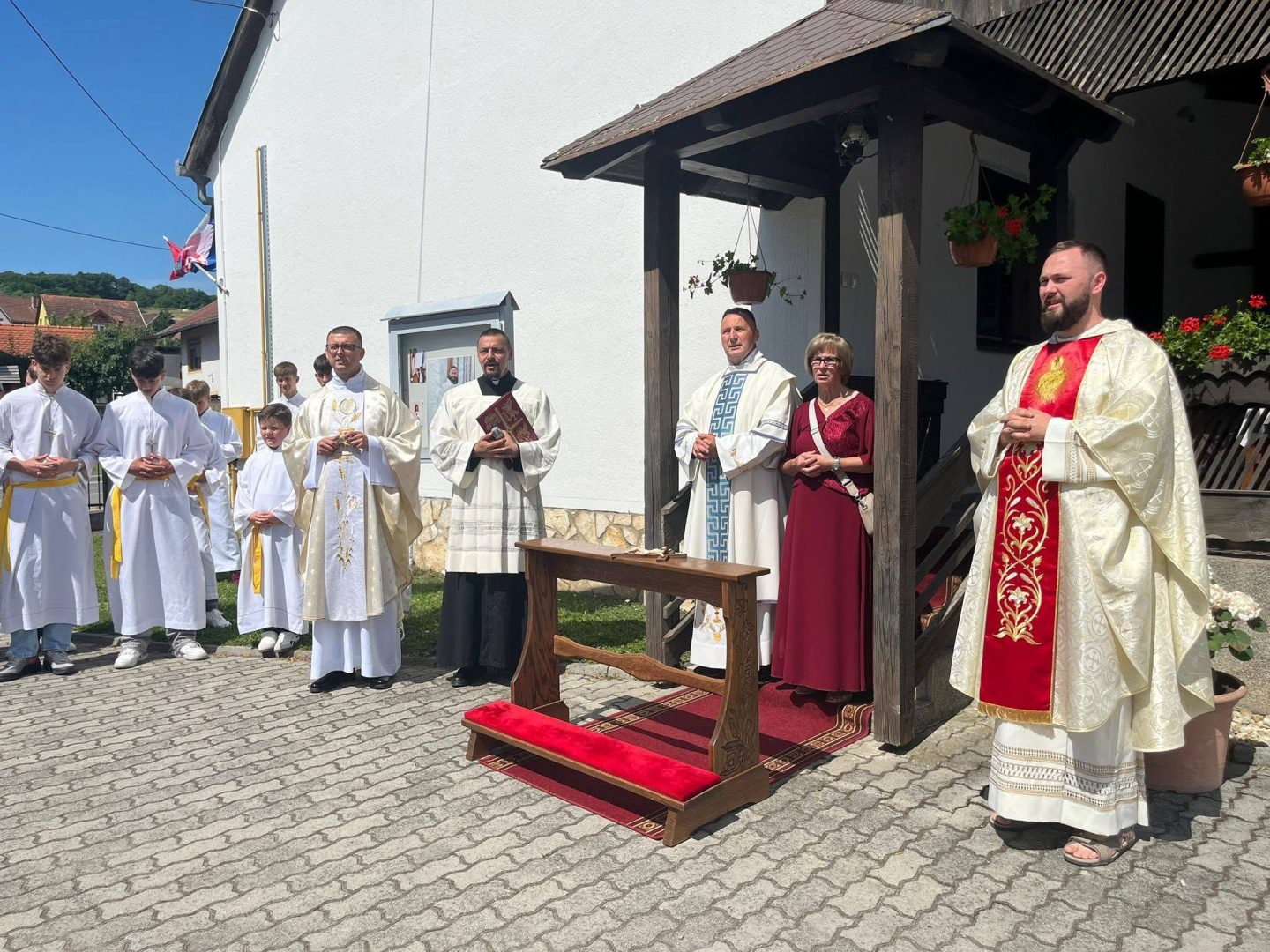 Mladu misu proslavio o. David Maria od Presvetog Srca Grbeš iz Blacka u rodnoj Župi u Kuzmici