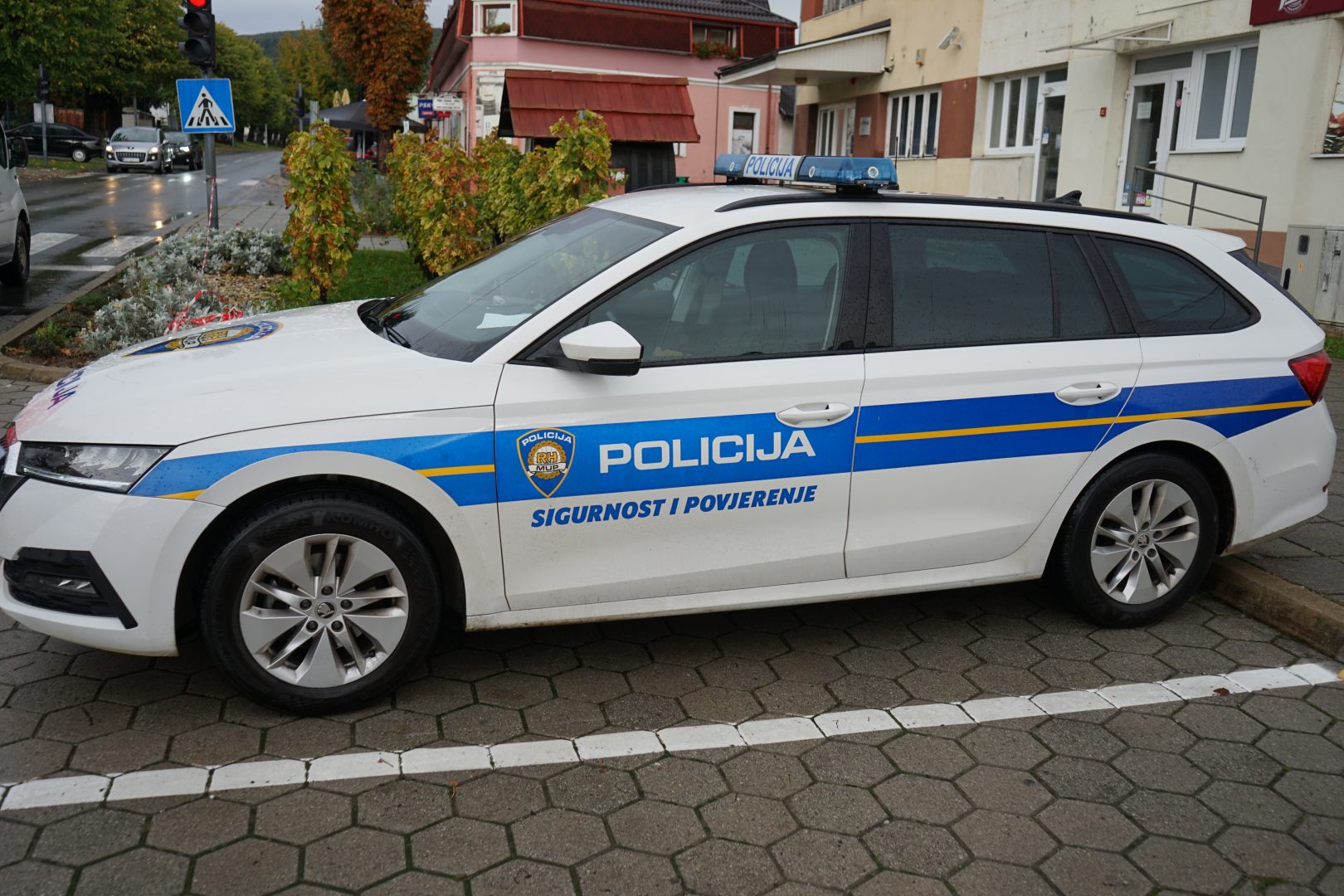 Na terasi ugostiteljskog objekta verbalno i tjelesno napao 33-godišnjaka