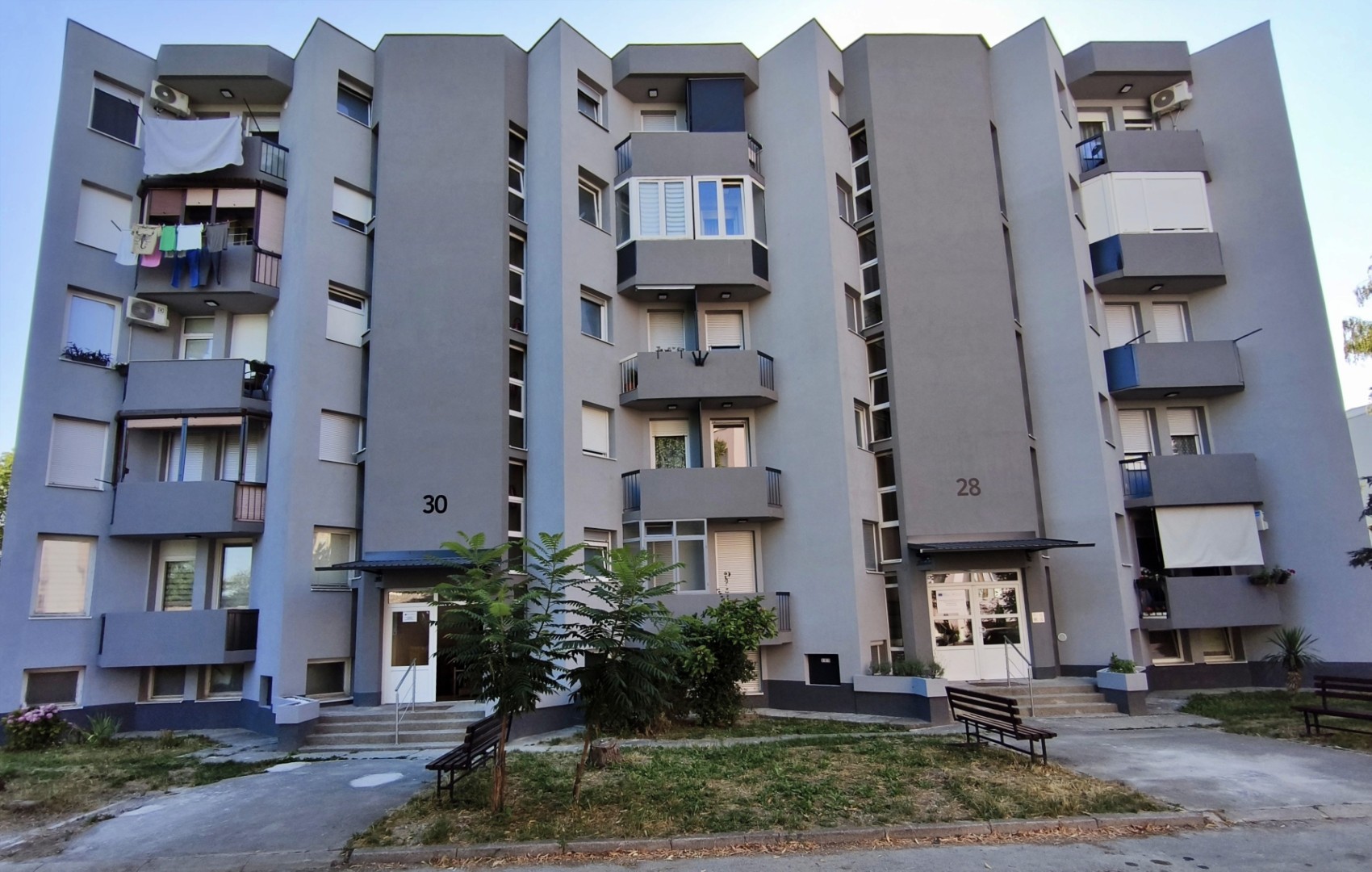 Energetska obnova višestambene zgrade na adresi Antuna Gustava Matoša 28-30, Požega
