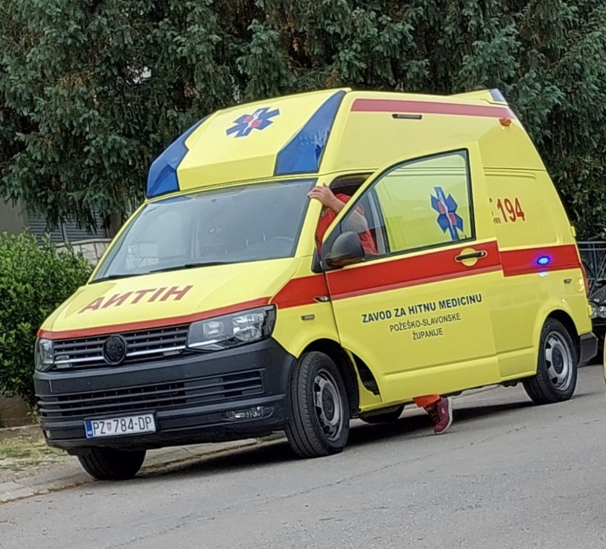 U prometnoj nesreći teško ozlijeđena 63-godišnja putnica
