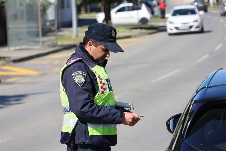 Pojačani nadzor prometa: Utvrđeno 80 prometnih prekršaja tijekom vikenda