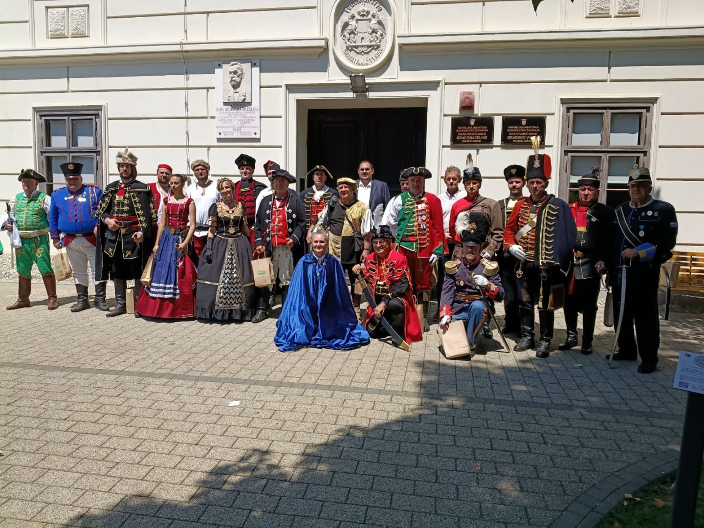 Gradska straža Požega odala počast hrvatskim braniteljima u Ivanić-Gradu i Kamenskoj