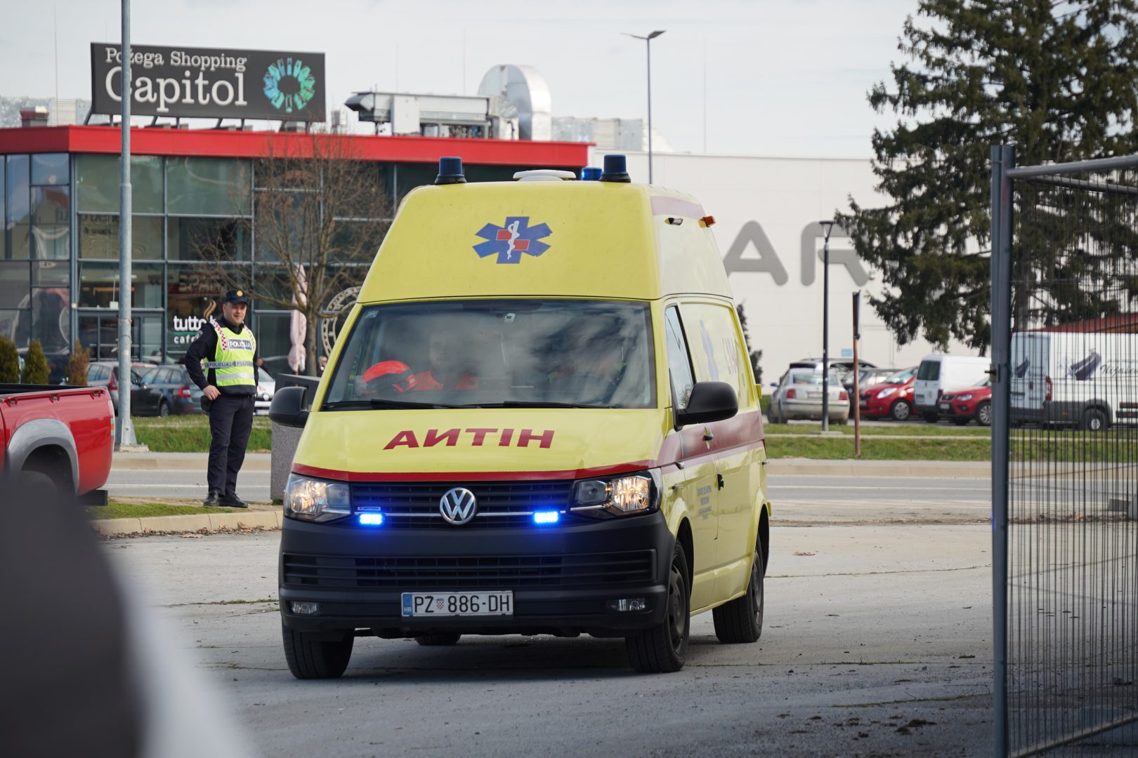 Bez kacige divljao motorom po Vidovcima pa izgubio nadzor: teško je ozlijeđen