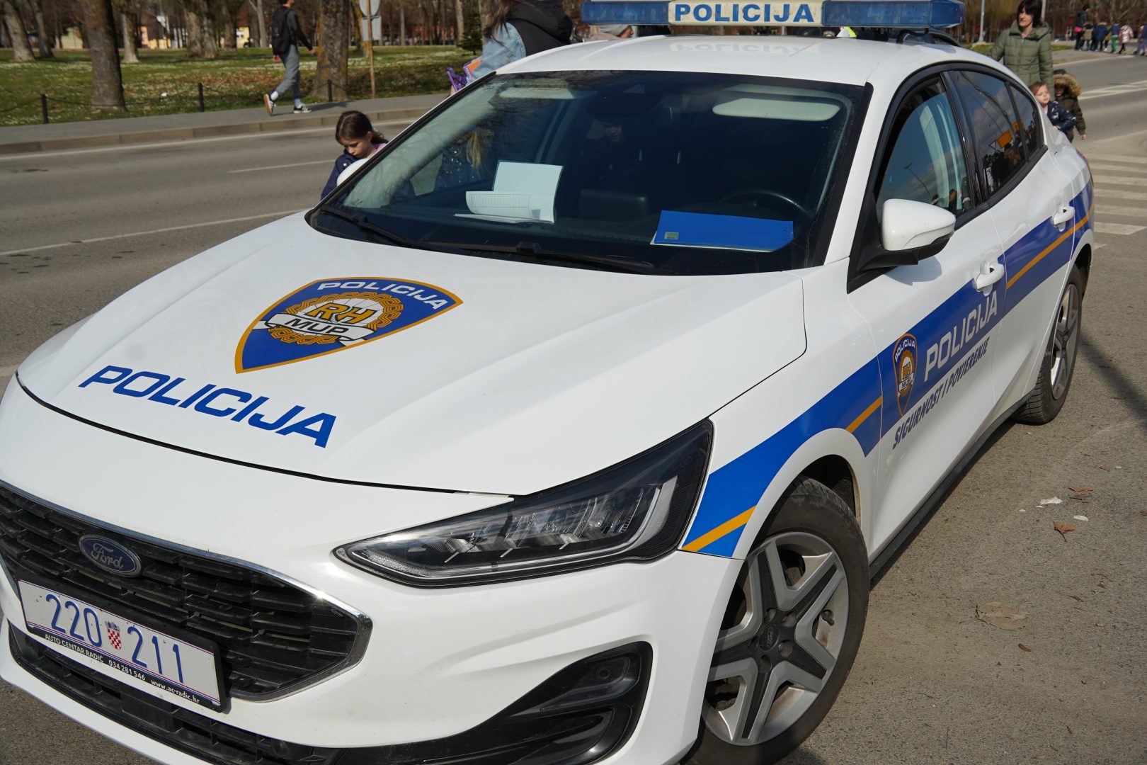 Policija pronašla marihuanu kod 26-godišnjaka, pas bez nadzora ugrizao maloljetnicu