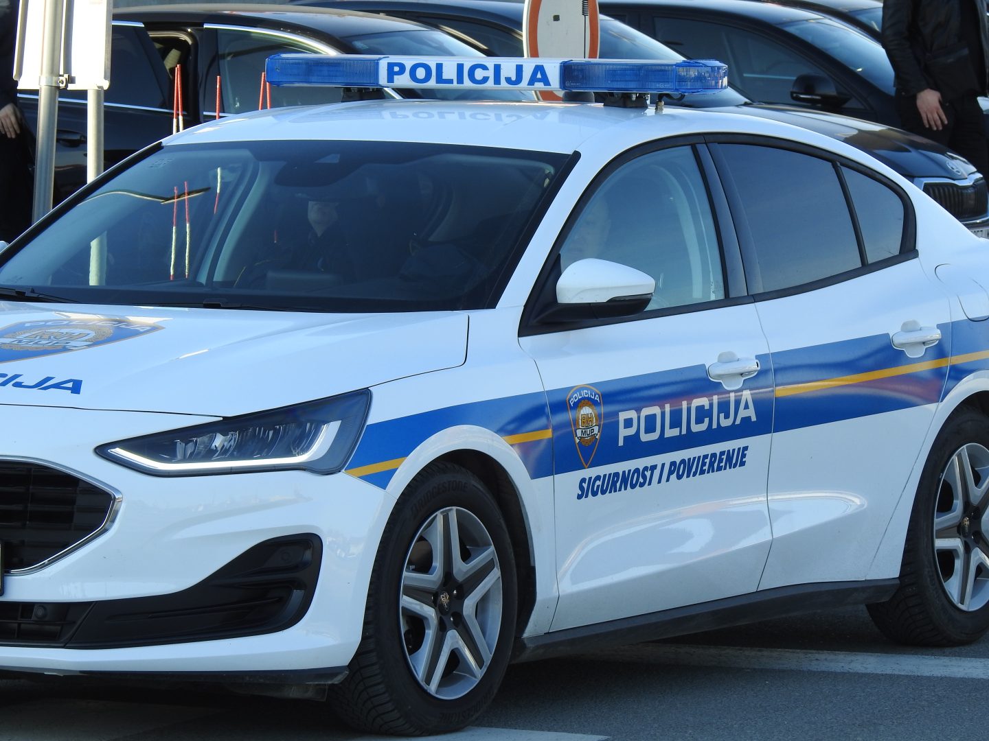 U prometnoj nesreći lakše ozlijeđen vozač teretnog automobila
