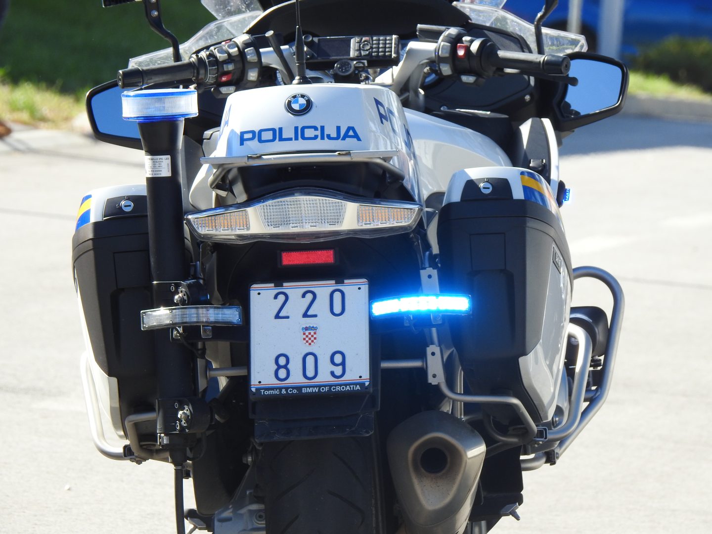 55-godišnjak pijan s 1,34 promila upravljao električnim romobilom pa naletio na policiju