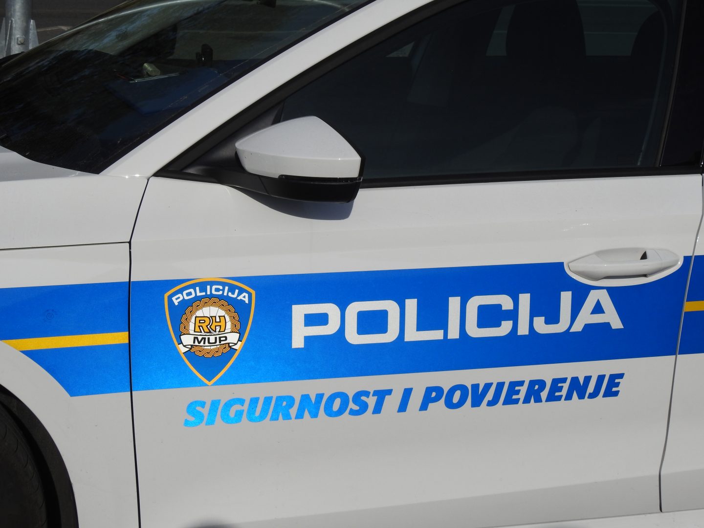 Policija jutros upala u Gradsku upravu Slavonskog Broda i češlja dokumentaciju