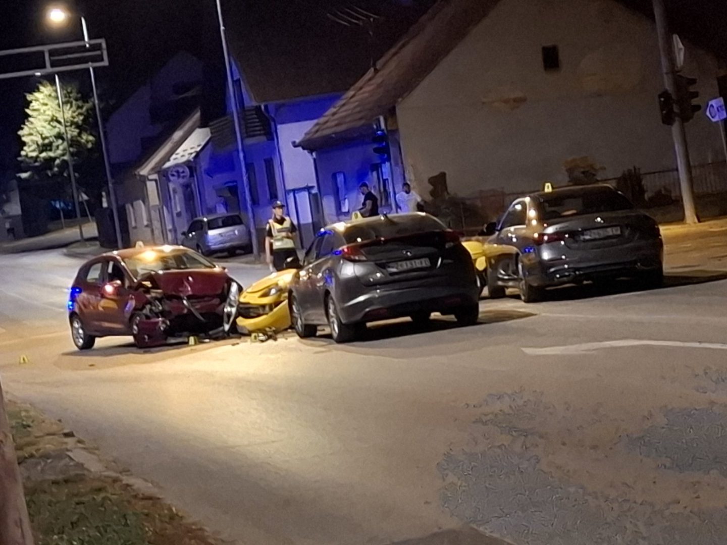 Požega: U prometnoj nesreći ozlijeđene četiri osobe
