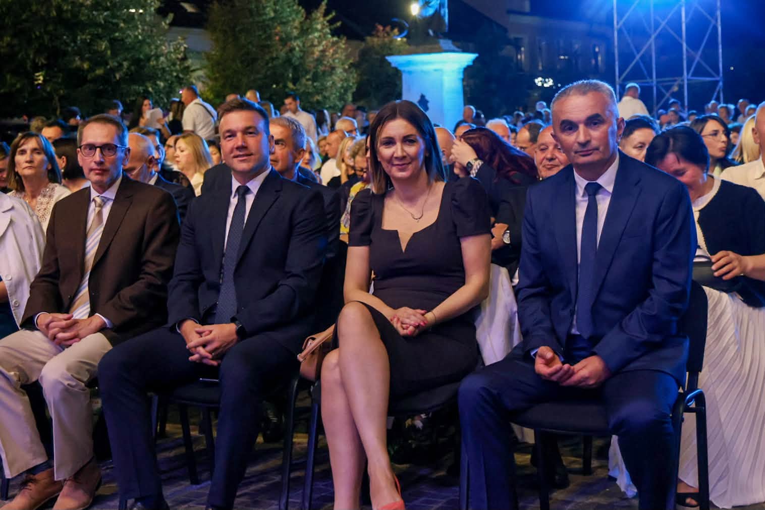 Poruka Miličeviću i Jozićki? Od premijera i ministara do državnog tajnika na Zlatnim žicama