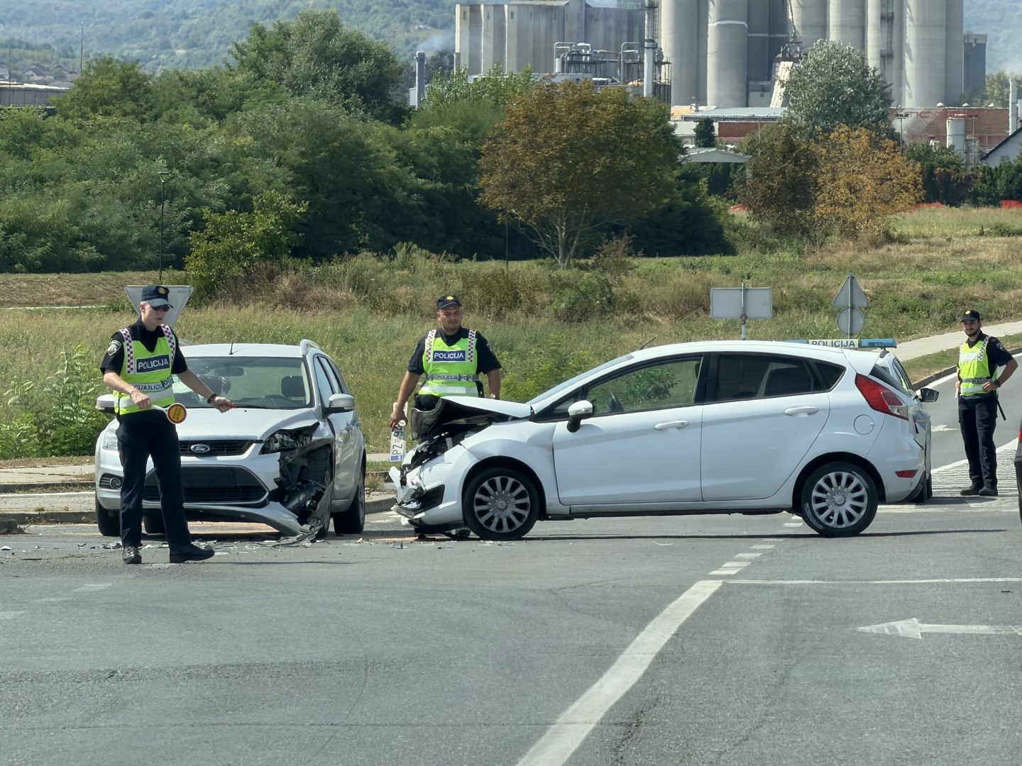 Jedna osoba ozlijeđena u prometnoj nesreći