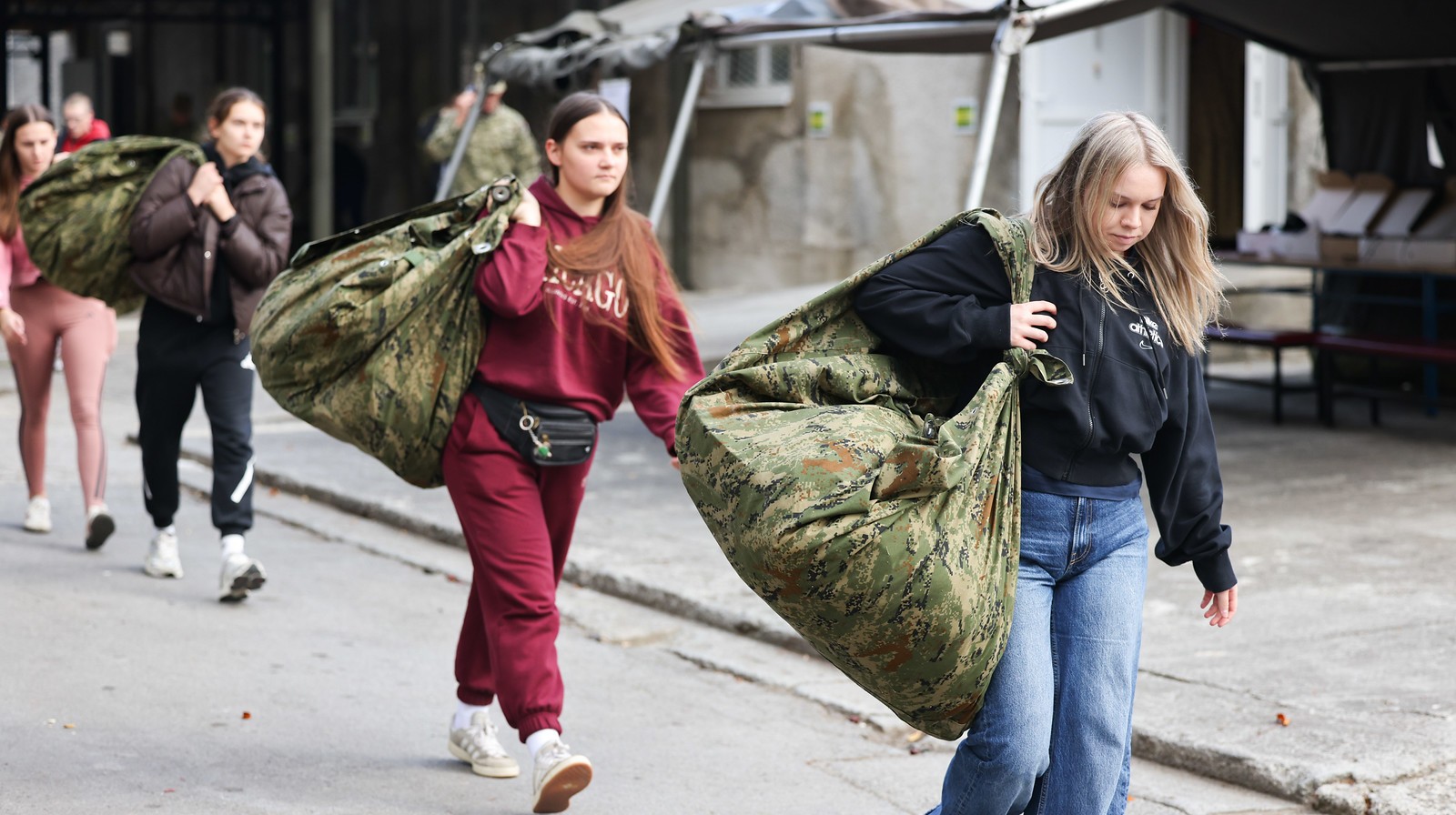 U požešku vojarnu stiglo novih 400 ročnica i ročnika