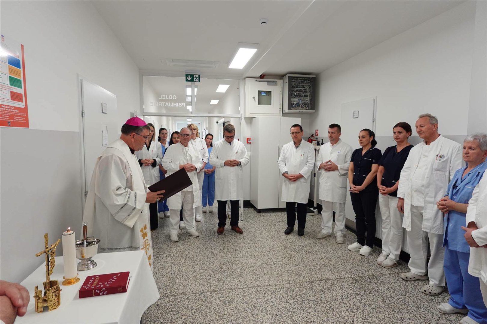 Biskup Ivo blagoslovio obnovljene prostore odjela psihijatrije i neurologije u Požegi