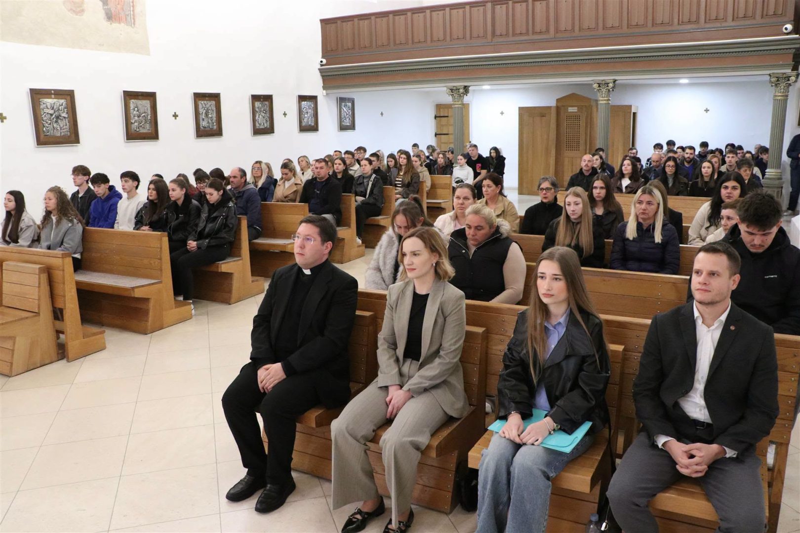 Požeška biskupija dodijelila 176 stipendija učenicima i studentima